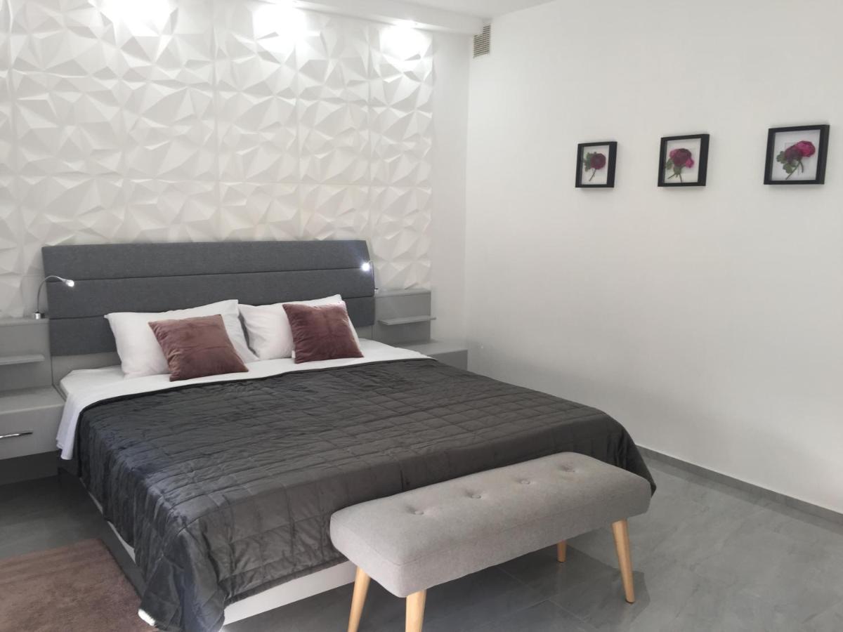 Apartman Sonas 2 With Free Private Parking Karlovac Eksteriør billede
