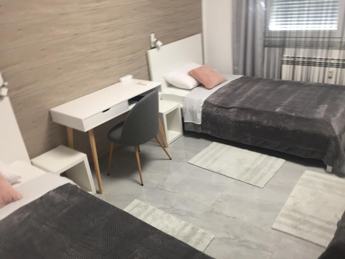 Apartman Sonas 2 With Free Private Parking Karlovac Eksteriør billede