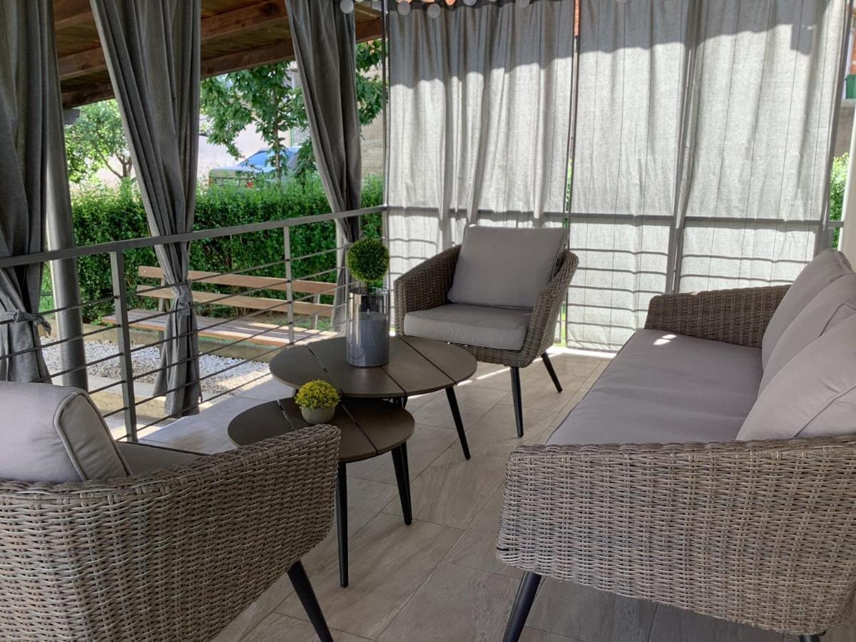 Apartman Sonas 2 With Free Private Parking Karlovac Eksteriør billede